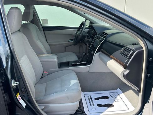 Used 2017 Toyota Camry LE FWD image 14