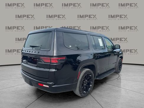 Used 2024 Jeep Wagoneer Series II w/ Convenience Group I AWD/4WD image 5