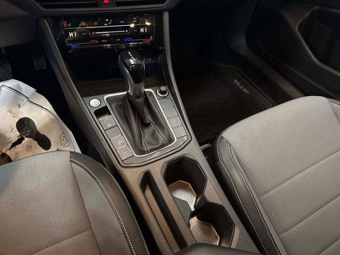 Used 2025 Volkswagen Jetta SE image 23