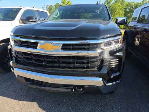 Used 2023 Chevrolet Silverado 1500 LT AWD/4WD image 6