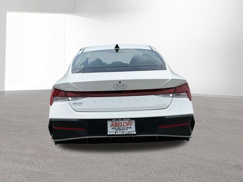 Used 2025 Hyundai Elantra Limited FWD image 4