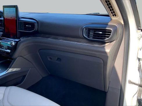 Used 2023 Ford Explorer Platinum w/ Technology Package AWD/4WD image 37