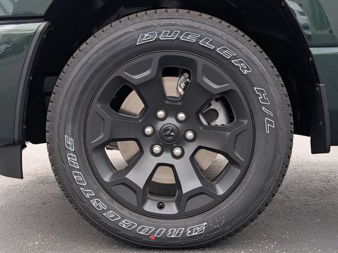 New 2026 RAM 1500 4x4 Crew Cab image 4