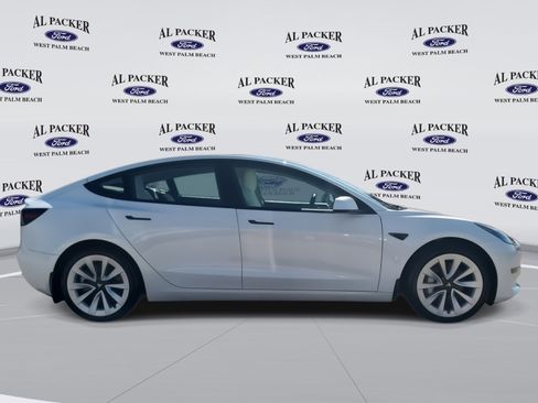 Used 2023 Tesla Model 3 Standard Range image 6