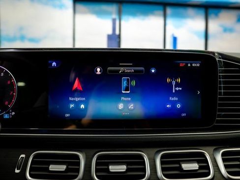 Used 2026 Mercedes-Benz GLS 450 4MATIC image 19