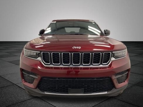 New 2025 Jeep Grand Cherokee Laredo w/ Luxury Tech Group I image 2