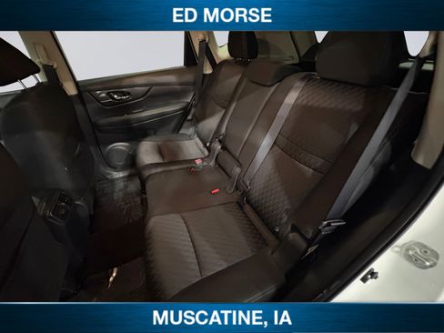 Used 2017 Nissan Rogue SV w/ SV Premium Package image 13