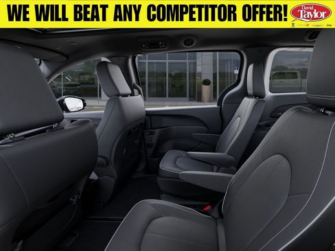 New 2027 Chrysler Pacifica Limited AWD/4WD image 24