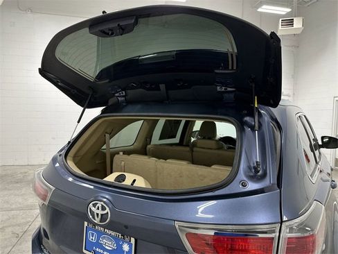Used 2016 Toyota Highlander XLE image 46