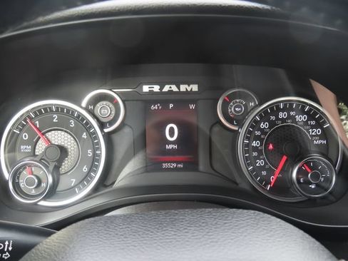 Used 2023 RAM 1500 Big Horn AWD/4WD image 32