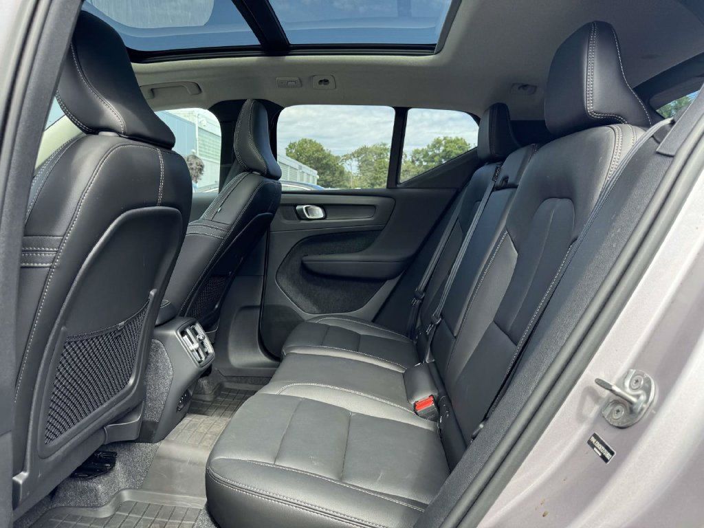 Used 2026 Volvo XC40 B5 Plus w/ Protection Package Premier AWD/4WD image 9