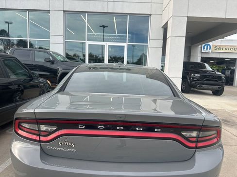 Used 2023 Dodge Charger SXT w/ Cold Weather Package RWD image 5