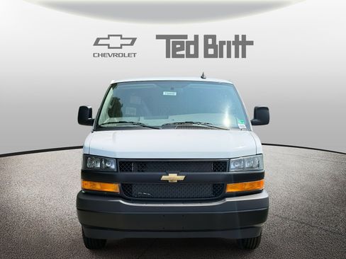 New 2025 Chevrolet Express 3500 Extended image 2