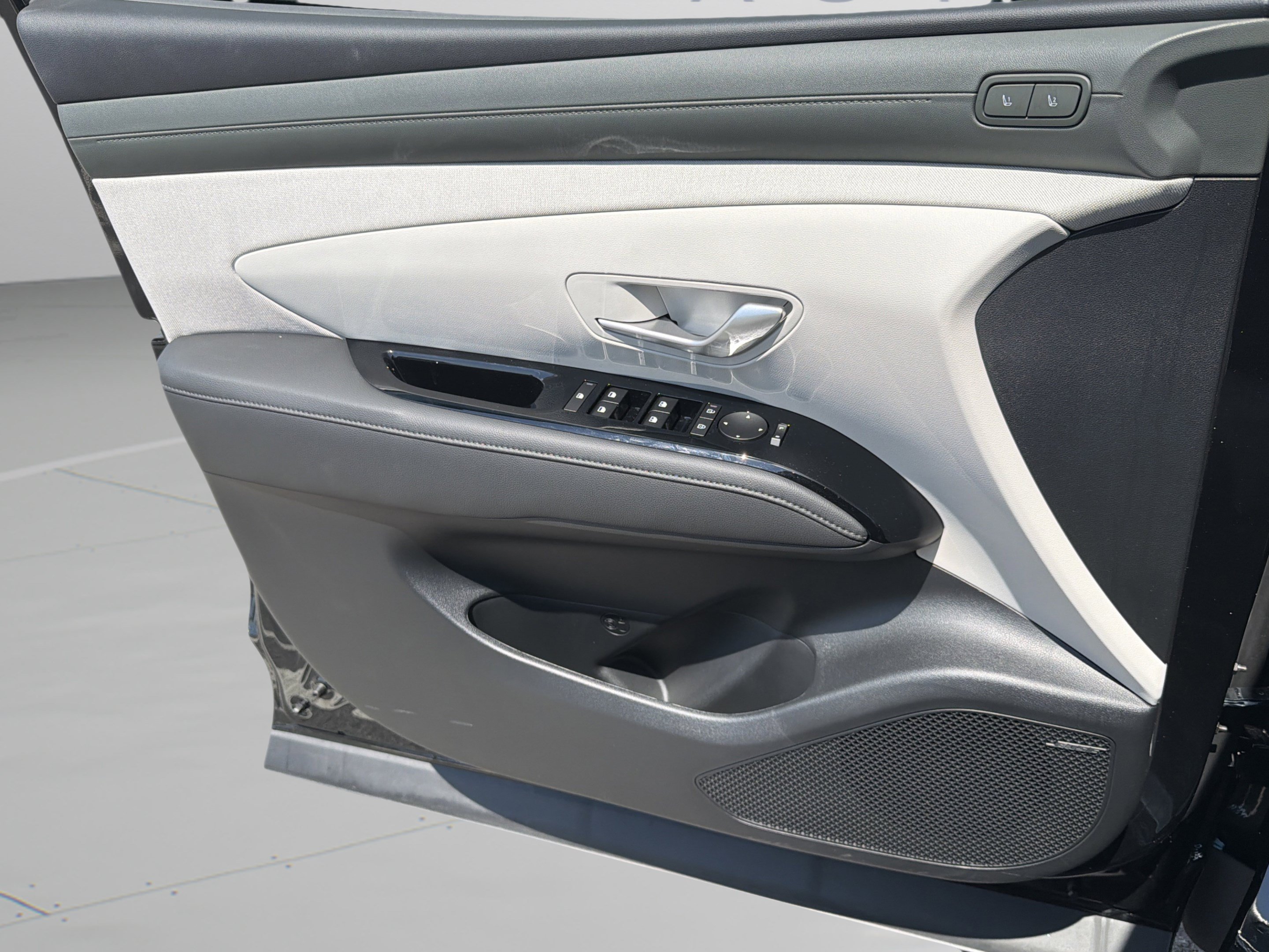 New 2026 Hyundai Tucson Limited FWD image 14