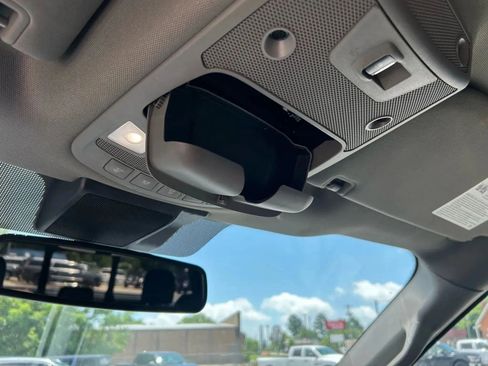 Used 2020 Ford F150 Lariat image 27