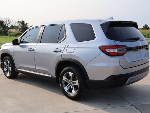 Used 2023 Honda Pilot EX-L image 9