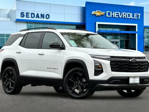 New 2026 Chevrolet Equinox LT w/ Convenience Package II AWD/4WD image 2