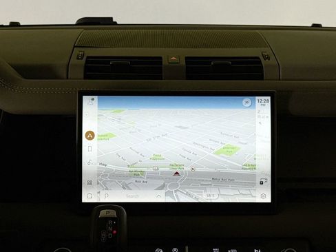 Used 2025 Land Rover Defender 110 X-Dynamic SE image 24