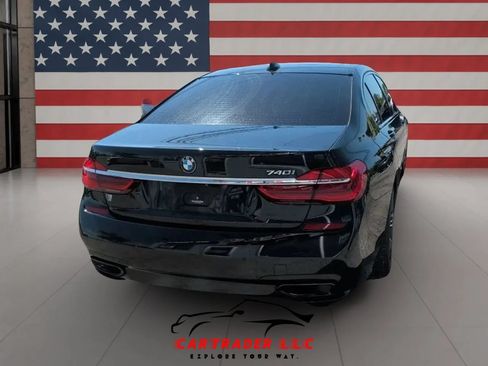 Used 2019 BMW 740i w/ M Sport Package RWD image 8