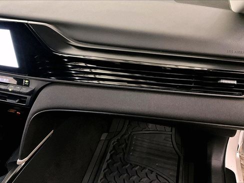 Used 2025 Toyota Camry LE image 15