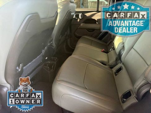 Used 2025 Jeep Gladiator Mojave AWD/4WD image 10