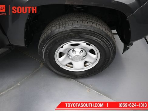 Used 2023 Toyota Tacoma SR AWD/4WD image 31