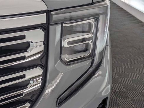 Used 2025 GMC Sierra 1500 Denali w/ Technology Package AWD/4WD image 10