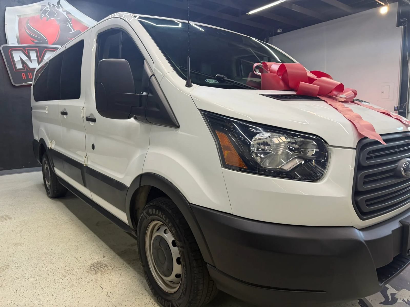 Used 2018 Ford Transit 150 XL RWD image 5