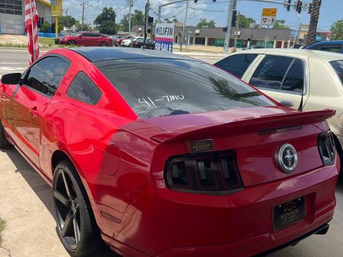 Used 2010 Ford Mustang Coupe RWD image 4