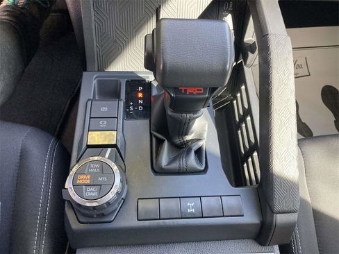 Used 2024 Toyota Tacoma TRD Off-Road image 15