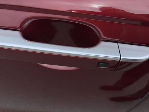 Used 2024 Kia Carnival LX image 12