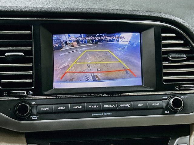 Used 2017 Hyundai Elantra SE FWD image 14