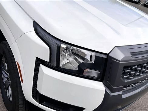 Used 2025 Nissan Frontier SV AWD/4WD image 26