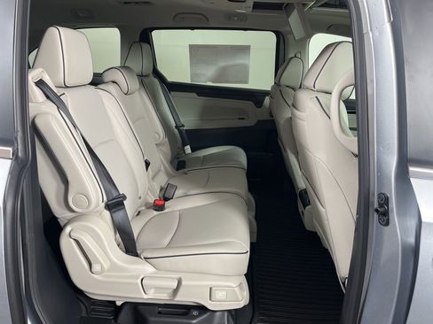 New 2026 Honda Odyssey Touring image 13