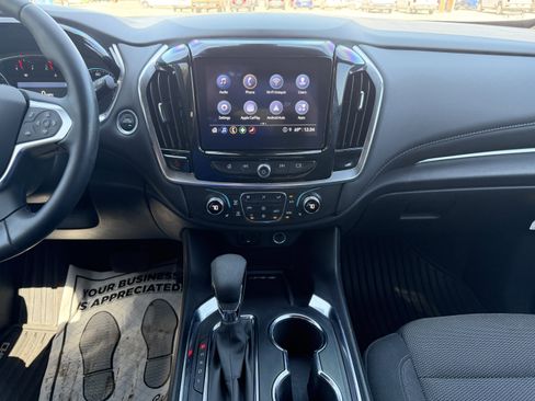 Used 2023 Chevrolet Traverse LT image 20