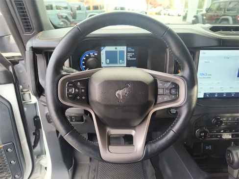 Used 2024 Ford Bronco Badlands image 14
