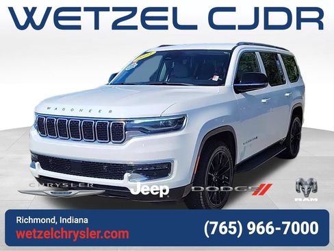Used 2023 Jeep Wagoneer 4WD image 1