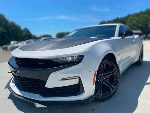 Used 2019 Chevrolet Camaro SS RWD image 3