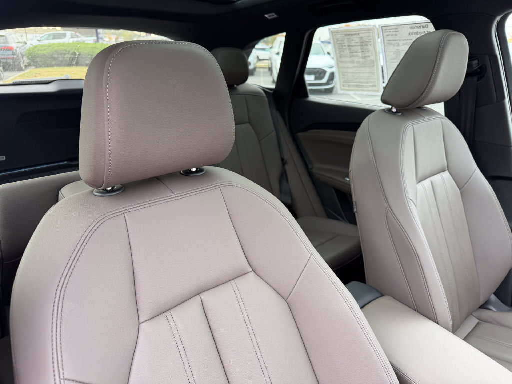 Certified 2025 Audi Q5 Premium w/ Convenience Package AWD/4WD image 18
