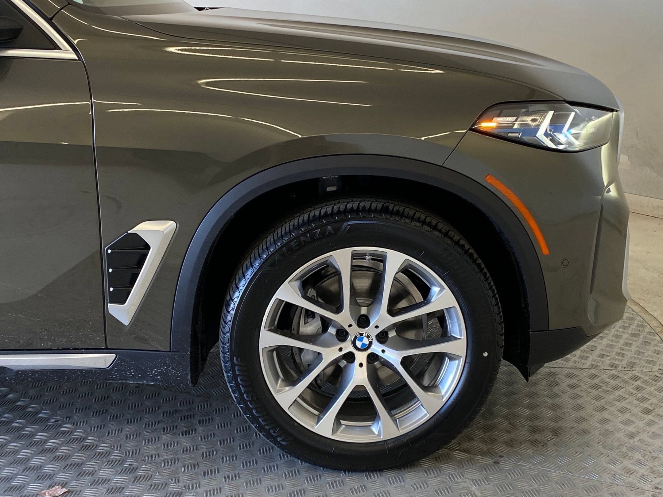 Used 2026 BMW X5 xDrive40i w/ Climate Comfort Package AWD/4WD image 12