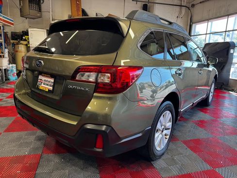 Used 2019 Subaru Outback 2.5i Premium AWD/4WD image 7
