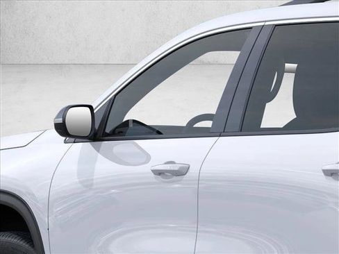 New 2026 Chevrolet Traverse LT image 12