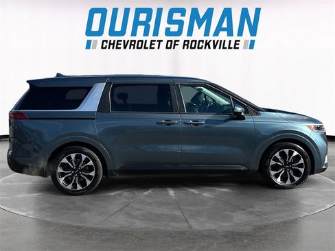 Used 2024 Kia Carnival EX image 7