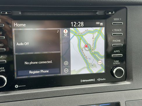 Used 2020 Toyota Sienna XLE w/ XLE Navigation Package FWD image 24