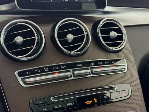 Used 2019 Mercedes-Benz GLC 300 image 16