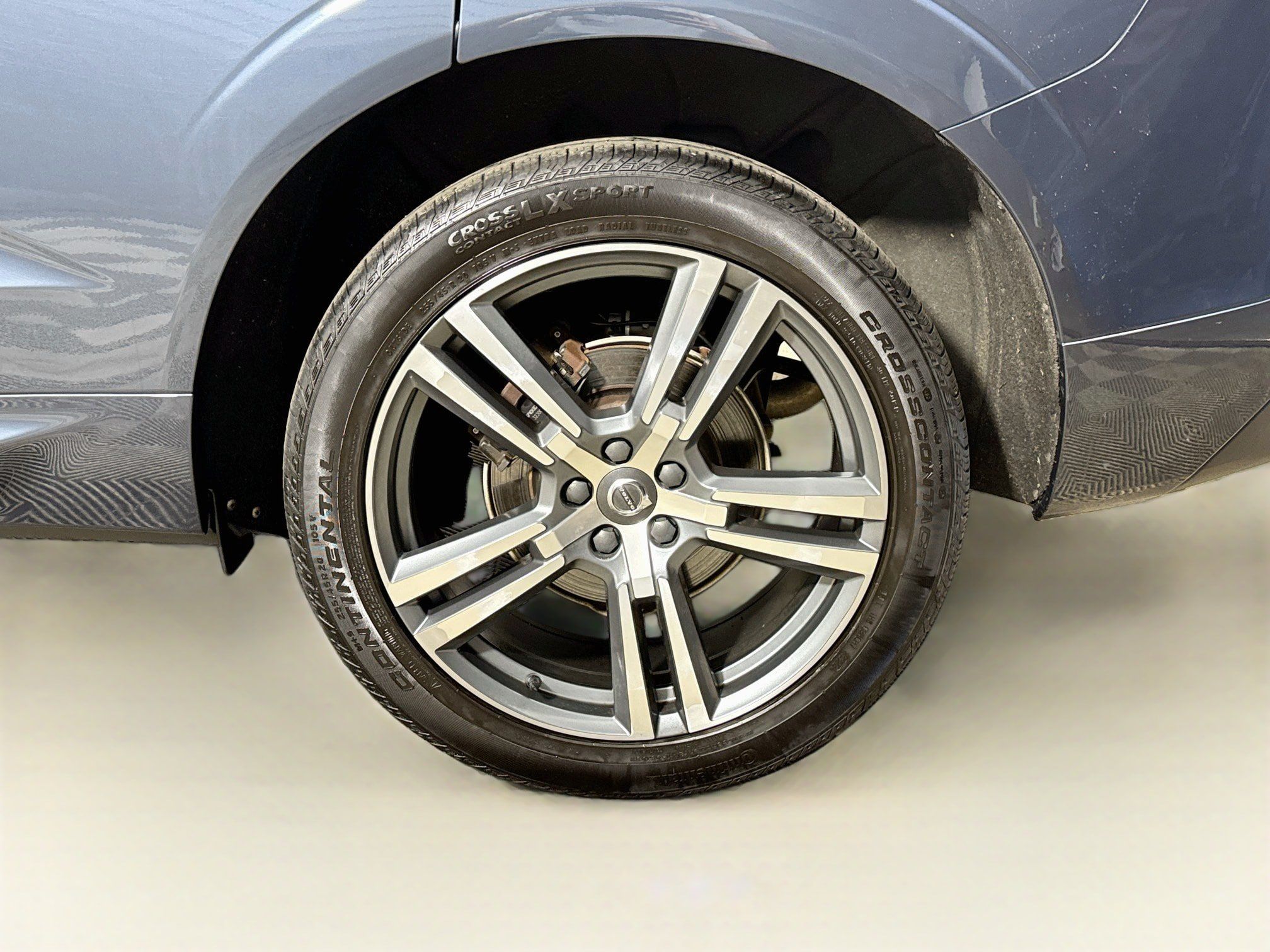 Used 2021 Volvo XC60 T5 Momentum AWD/4WD image 32