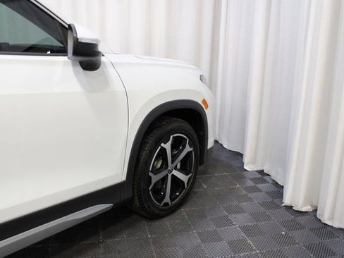 New 2025 Volkswagen Tiguan SE FWD image 27