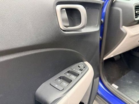 New 2026 Hyundai Venue SEL image 18