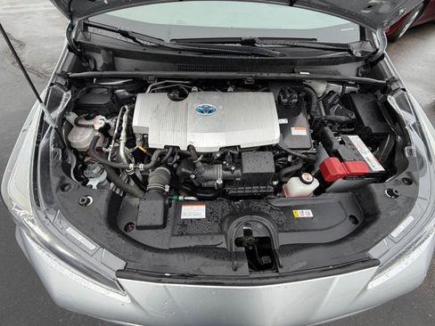 Used 2022 Toyota Prius LE image 27