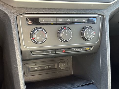 Used 2022 Volkswagen Atlas Cross Sport SE image 18